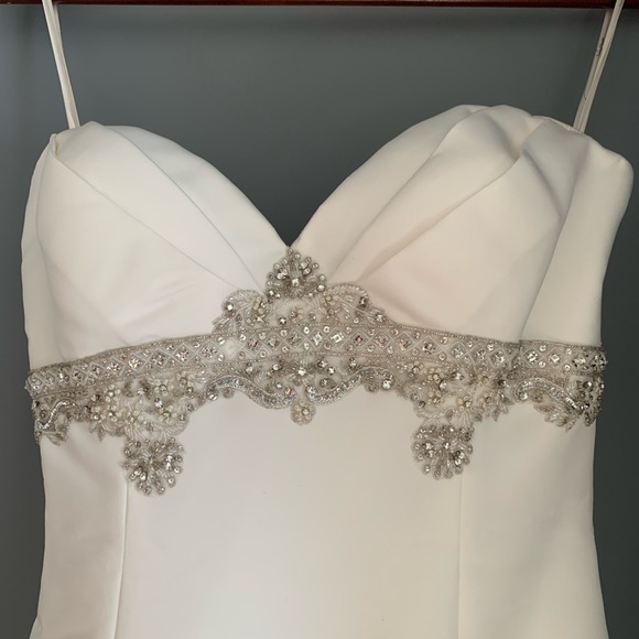 Wedding dress Victor Harper - Picture 2 of 7